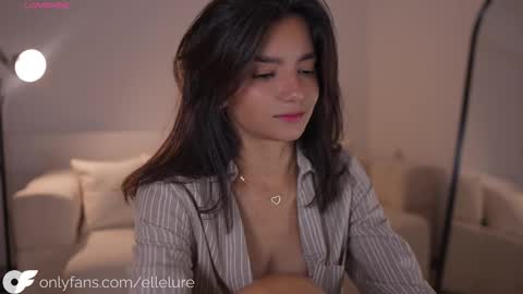 Linda Restrepo online show from 10.22.25