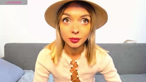 Snapshot of ellen_flow chatting on 10.31.25 ellen_flow online show from 10.31.25