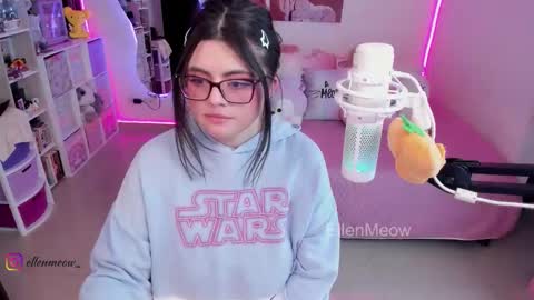 Snapshot of ellen_meow chatting on 11.10.25 Meow in da house . online show from 11.10.25