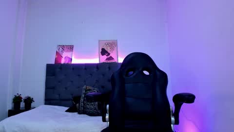  Ellie   online show from 10.15.25