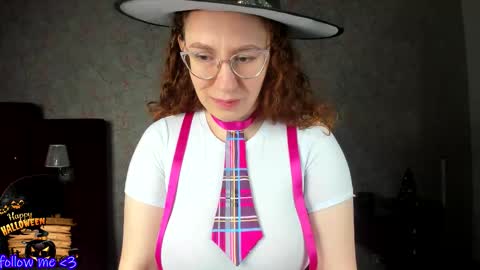 Snapshot of ellie_coy_ chatting on 10.27.25 Ellie online show from 10.27.25