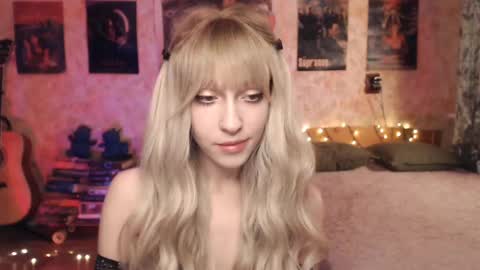 ellie_friendly online show from 01.20.25