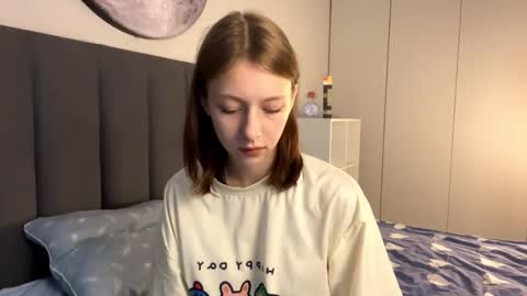 Snapshot of ellie_hollow chatting on 09.23.25 Ellie online show from 09.23.25