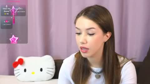 Snapshot of ellie_miller_ chatting on 05.01.26 ellie online show from 05.01.26