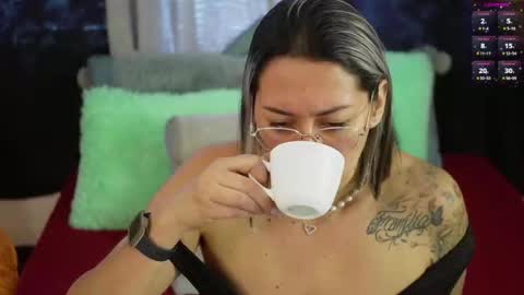 Snapshot of ellie_ramos chatting on 10.02.25 Ellie Ramos online show from 10.02.25