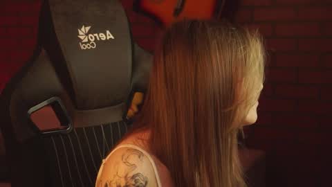 elliecutes online show from 01.16.25