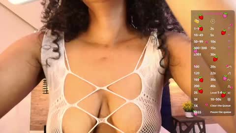 elliee_alves online show from 04.17.26