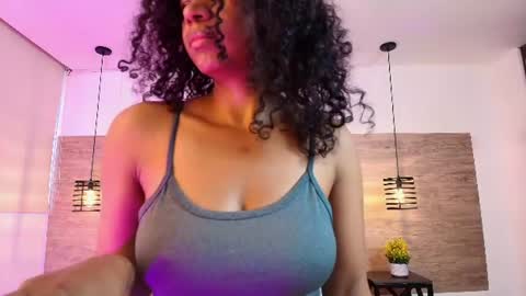 Snapshot of elliee_alves chatting on 06.26.26 elliee_alves online show from 06.26.26