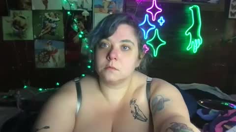 Ellie Louise online show from 01.05.25