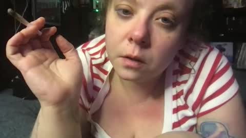 Ellie Louise online show from 12.17.25