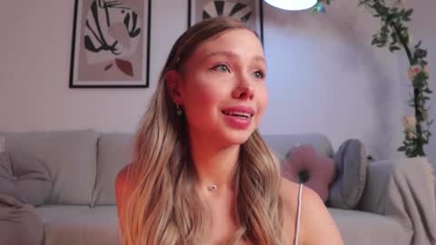 Elizabeth or you can call me Ellie online show from 10.02.25