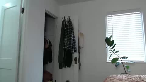 Ellie Rowyn online show from 10.13.25