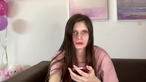 Snapshot of elliewalkersdreamgirl chatting on 02.05.25 Effie1818 online show from 02.05.25