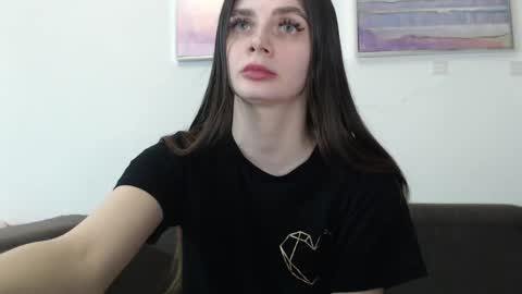 Snapshot of elliewalkersdreamgirl chatting on 02.20.25 Effie1818 online show from 02.20.25