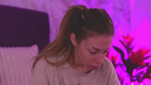 EllinaNuria online show from 03.19.26