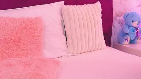 EllinaNuria online show from 03.21.26