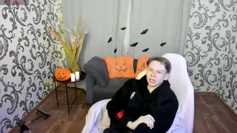 elliot_mars_ online show from 10.28.25