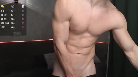 Snapshot of elliot_muscle04 chatting on 02.19.25 elliot_muscle04 online show from 02.19.25