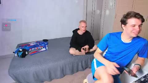 Snapshot of elliot_winki chatting on 07.21.26 elliot_winki online show from 07.21.26