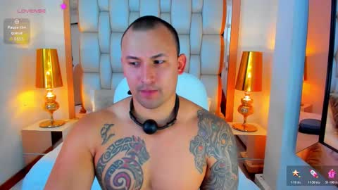 Snapshot of elliott_veelez chatting on 10.17.25 E L L I O T V E L E Z online show from 10.17.25