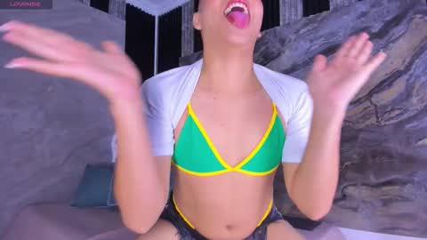 Snapshot of ellis_brown chatting on 10.02.25 Ellis online show from 10.02.25