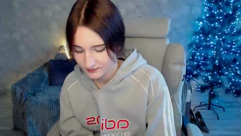 Snapshot of ellisjoy chatting on 12.19.25 Ellis online show from 12.19.25