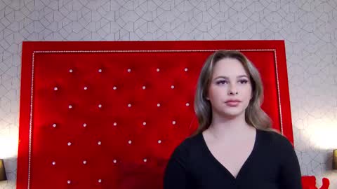 Elsa Jean online show from 11.18.25