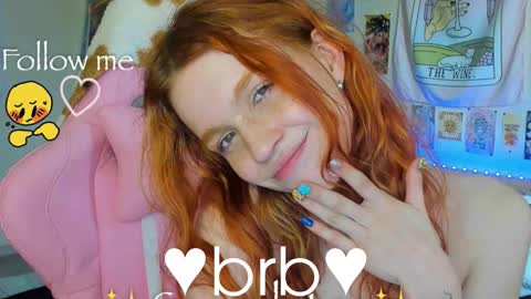 Snapshot of elly_milas chatting on 10.12.25 Elly Fansly online show from 10.12.25