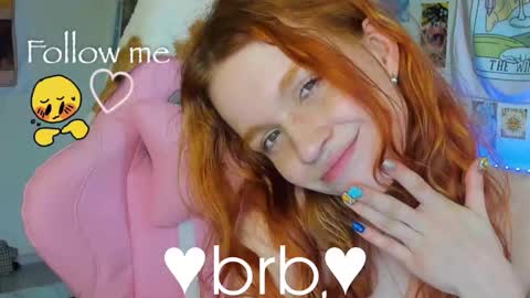 Snapshot of elly_milas chatting on 11.11.25 Elly Fansly online show from 11.11.25