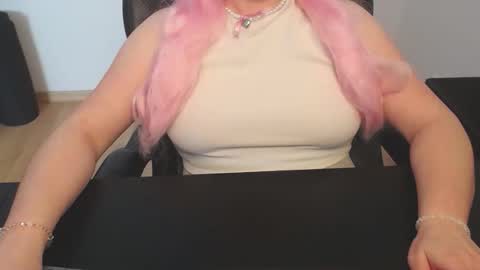 Elly online show from 04.07.26