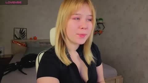 ellya_castro online show from 10.23.25