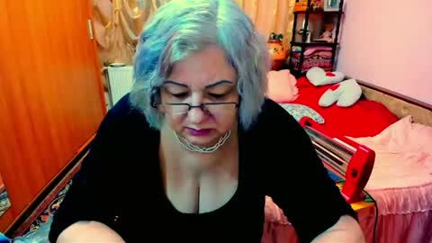 ellyhot53 online show from 01.04.25