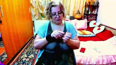 ellyhot53 online show from 12.21.25