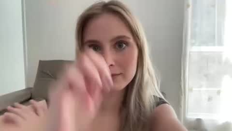 ellykeyofficial online show from 04.25.26