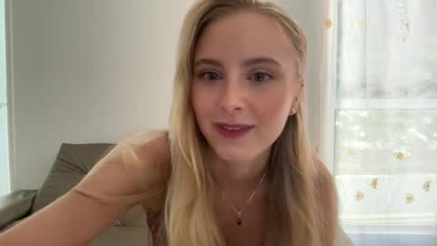 ellykeyofficial online show from 08.02.26