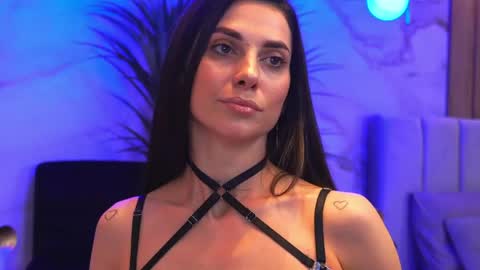 Elly online show from 04.17.26