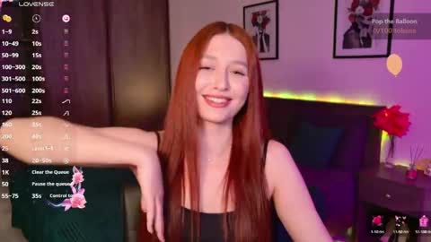 Snapshot of ellypeach chatting on 04.28.26 EllyPeach online show from 04.28.26