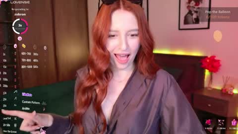 Snapshot of ellypeach chatting on 05.20.26 EllyPeach online show from 05.20.26
