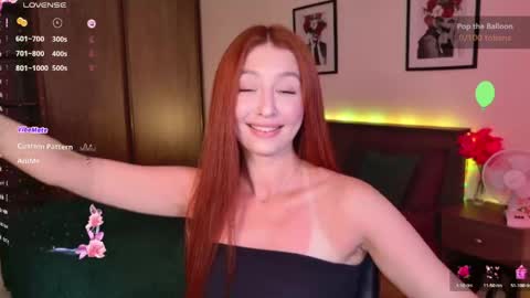 Snapshot of ellypeach chatting on 05.28.26 EllyPeach online show from 05.28.26