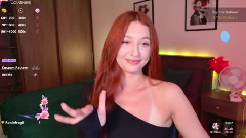 Snapshot of ellypeach chatting on 06.01.26 EllyPeach online show from 06.01.26
