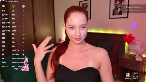 Snapshot of ellypeach chatting on 06.02.26 EllyPeach online show from 06.02.26