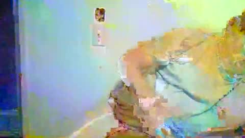 Snapshot of elmario24 chatting on 10.05.25 elmario24 online show from 10.05.25