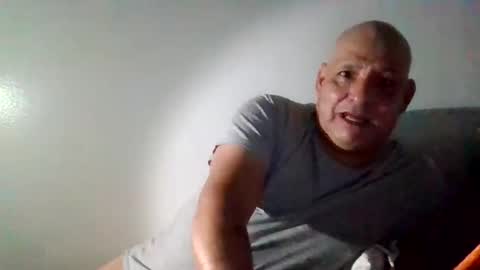 Snapshot of elmario24 chatting on 10.29.25 elmario24 online show from 10.29.25