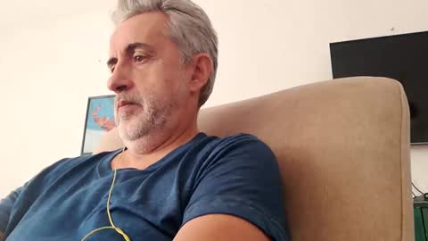 Snapshot of elmejorfvb2 chatting on 02.02.25 fer online show from 02.02.25