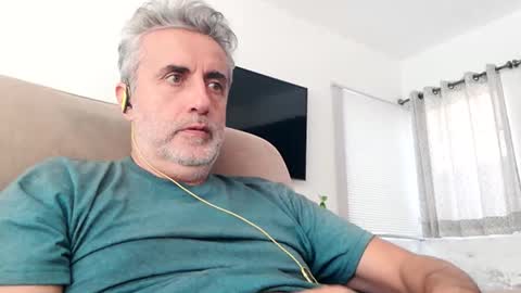 Snapshot of elmejorfvb2 chatting on 02.02.25 fer online show from 02.02.25