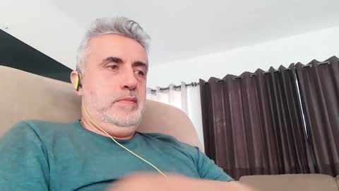 Snapshot of elmejorfvb2 chatting on 02.10.25 fer online show from 02.10.25