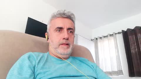 Snapshot of elmejorfvb2 chatting on 02.11.25 fer online show from 02.11.25