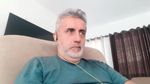 Snapshot of elmejorfvb2 chatting on 02.14.25 fer online show from 02.14.25