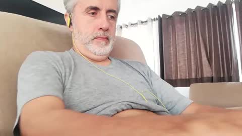 Snapshot of elmejorfvb2 chatting on 09.09.25 fer online show from 09.09.25