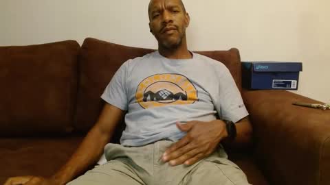 My name is Elmore. Please say hello I like to chat with you. If you have requests or dirty talk please use tip online show from 03.06.25